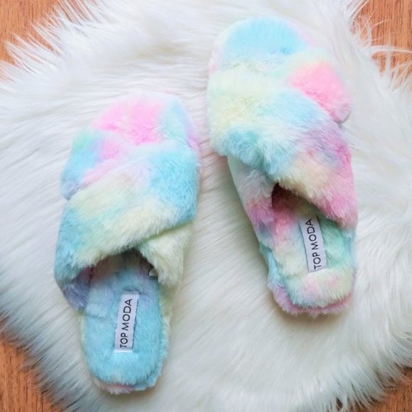 𝔹𝕆𝔾𝕆 Multi-color Tie Dye Faux Fur Slides - Picture 2 of 6